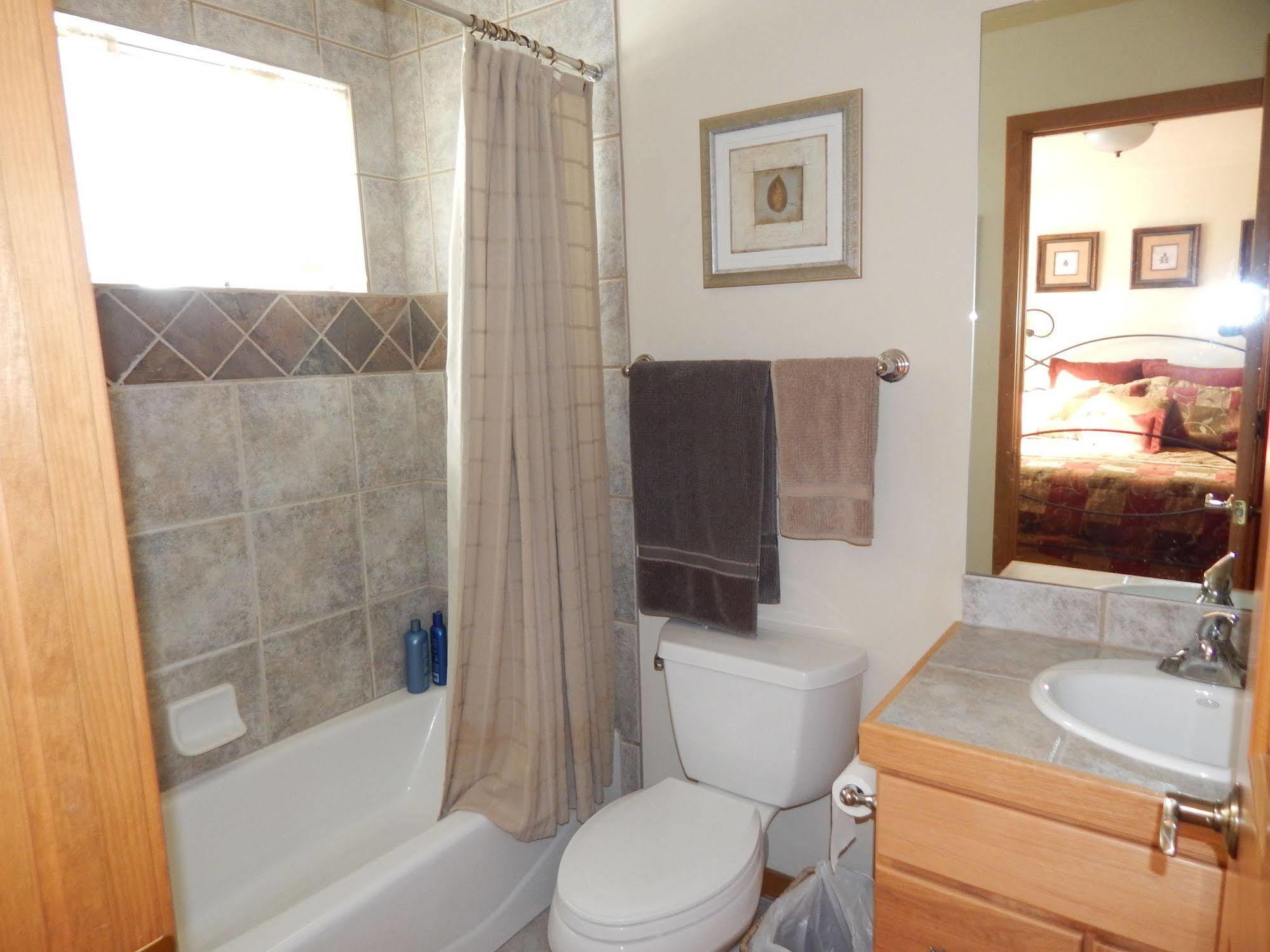 Sawmill Station Hotel Уинтър Парк Екстериор снимка